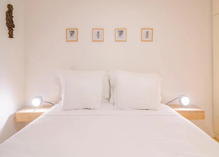 1-bedroom Beautiful In דירה *