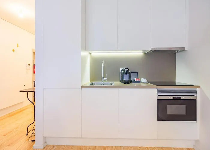 1-bedroom Beautiful In דירה *