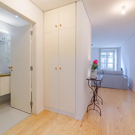 1-bedroom Beautiful In Apartment